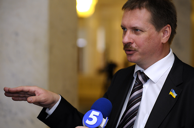 Чорновил рассказал, какими тропами «беглые депутаты» покидают Украину