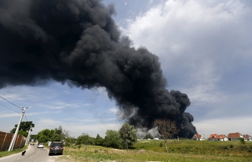 Нефтебаза под Киевом продолжает гореть. ВИДЕО уже сгоревшего