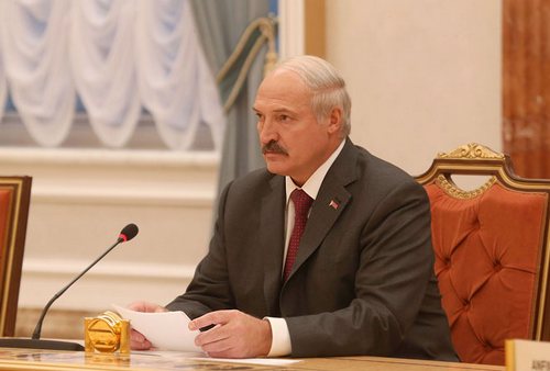 Трон Лукашенко могут захватить женщины‏