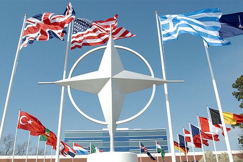 Зарегистрированный в ВР закон исключает референдум о членстве в НАТО и ЕС 