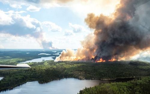 В Канаде масштабные пожары: эвакуируют тысячи людей. ФОТО