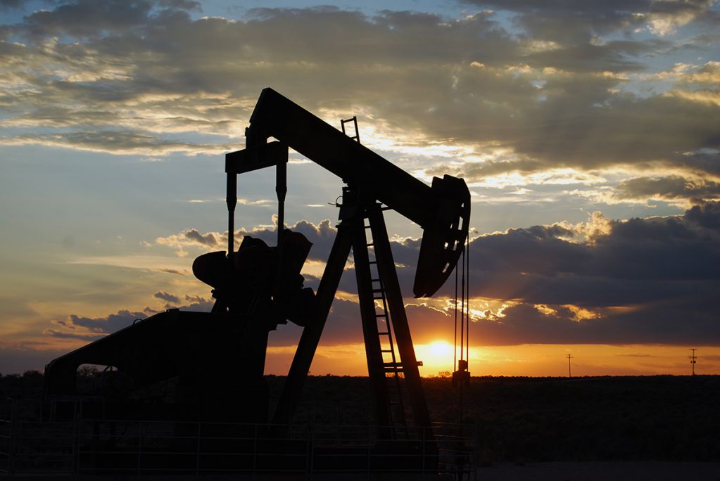 Что стоит за попыткой Яценюка создать единую нефтяную компанию Украины