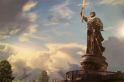 Московский памятник князю Владимиру лепят под Путина