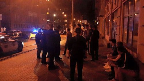 В Киеве восемь подростков напали на двух иностранцев. ФОТО