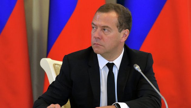 Медведев назначил себя главным по «тарелочкам» россиян