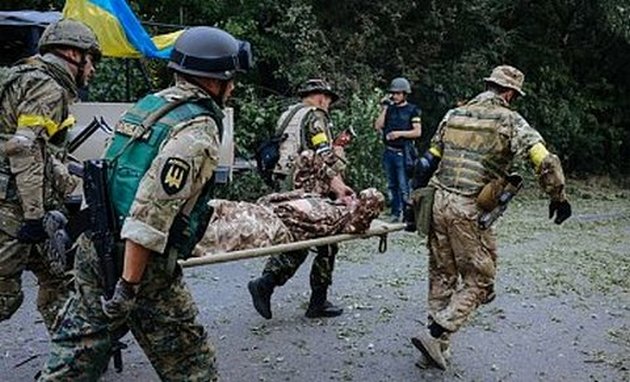 Вести с фронта: штаб назвал количество раненых на Донбассе. КАРТА