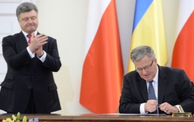 Коморовский подмахнул соглашение о малом приграничном движении с Украиной