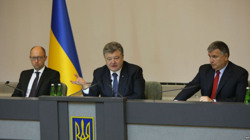 Бойко с Фирташем купили Порошенко, Яценюка и Авакова оптом?