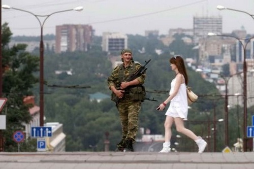 Жители Донецка ждут, что украинская армия вот-вот возьмет город