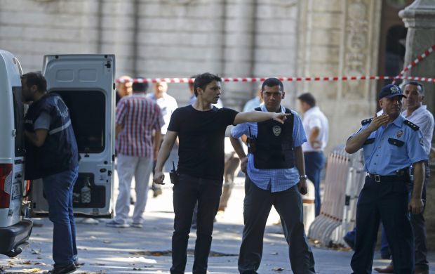 Стрельба со взрывом в Турции: к месту ЧП съезжаются скорые. ФОТО