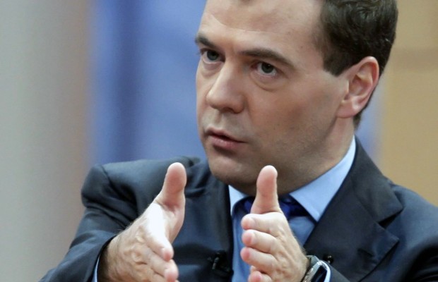 Медведев росчерком пера увеличил территорию РФ