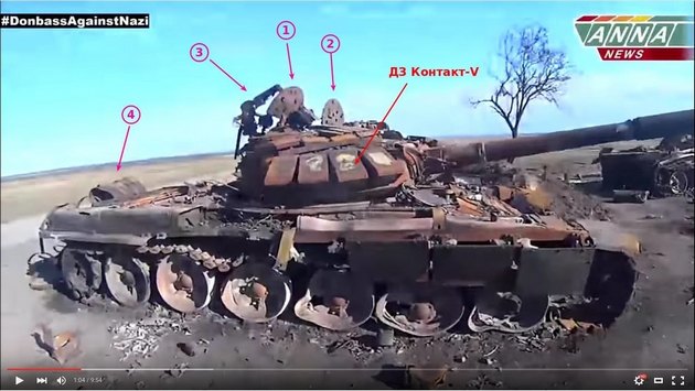 «Военная хитрость» российских наемников: выдать свой уничтоженный танк за украинский. ФОТО, ВИДЕО