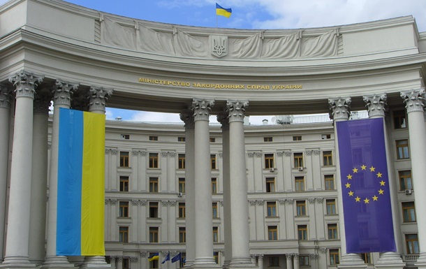 МИД Украины требует немедленного освобождения Сенцова