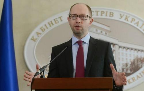 Яценюк пообещал, что дефолта не будет: Украине списали значительную часть долга