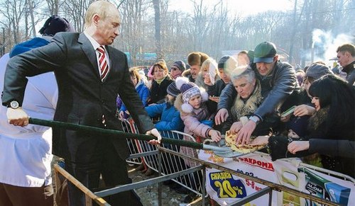 Россия современная: снова пирог с лопаты и драка за «халявную» картошку. ВИДЕО