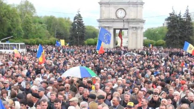 В Кишиневе собрался многотысячный антиправительственный митинг. ФОТО