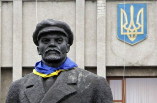 Декоммунизация: Щорс против