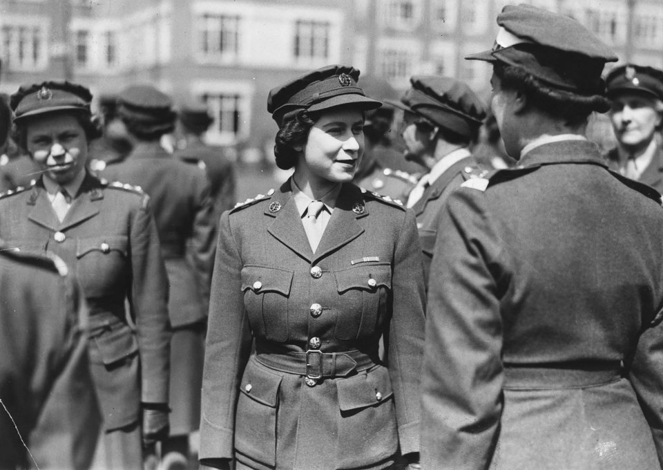 Елизавета II побила королевский рекорд. 10 исторических ФОТО