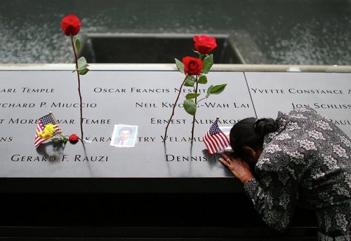 Мир вспоминает жертв терактов 11 сентября. ФОТО, ВИДЕО