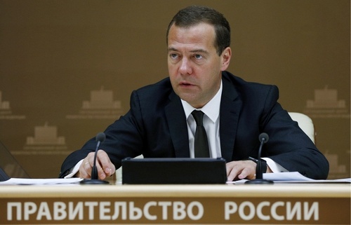 «Тень» Путина отмечает 50-летие. Медведев принимает поздравления
