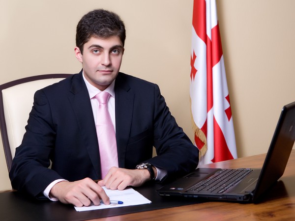 С чьей помощью Саакашвили заставит судей работать на государство