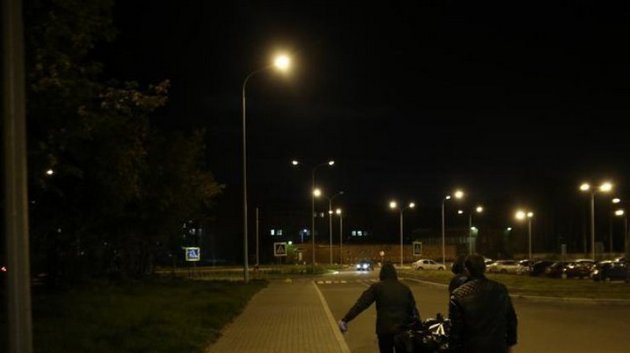 В России священники и похоронщики устроили жуткий ночной забег с трупами. ФОТО, ВИДЕО