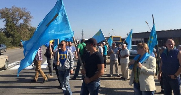 Крымские татары начали блокаду аннексированного. ВИДЕО