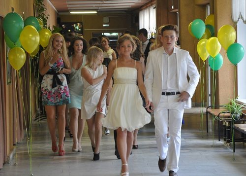 Родительский шок: стоимость выпускного в школе Ивано-Франковска —  почти 90 тыс. грн
