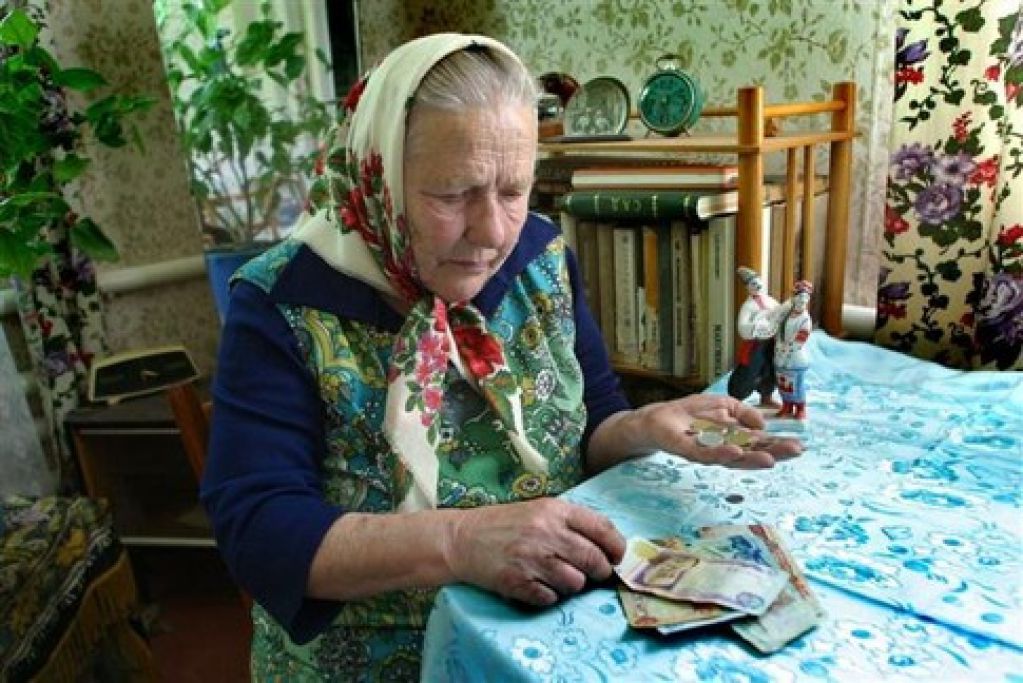 Отдать долгов в десять раз больше, а к пенсиям прибавить в десять раз меньше