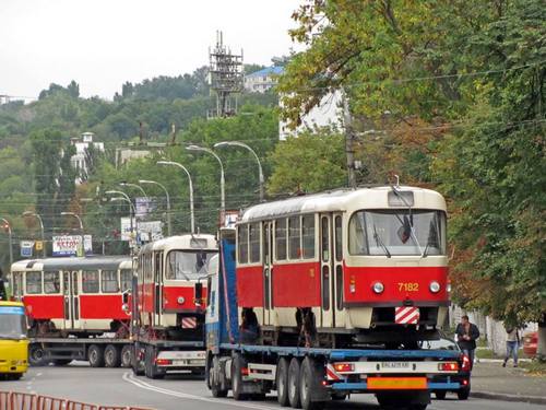 Киевпастранс получил партию старых трамваев из Праги. ФОТО