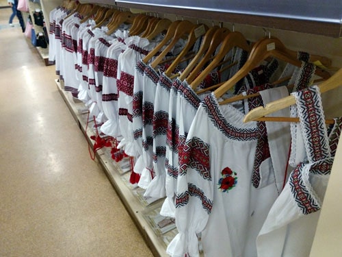 В магазинах «ДНР» бешеный спрос на вышиванки. ФОТО