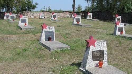 Двое детей осквернили советские могилы в Польше: хотели взять звездочку