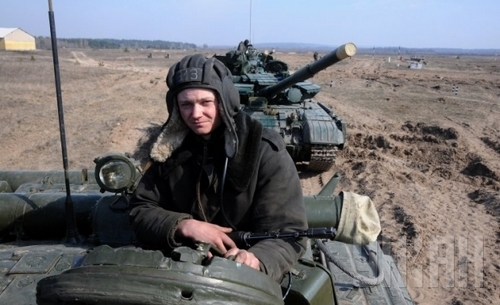 Украина завершила первый этап отвода танков на Луганщине