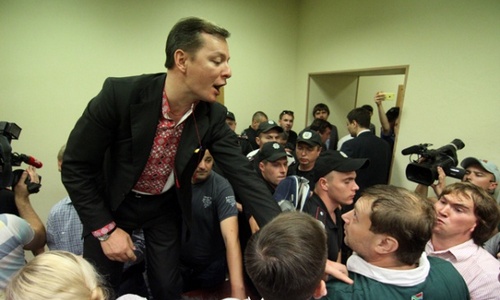 Ляшко с партийцами заблокировал заседание суда по делу Мосийчука. ФОТО (дополнено)