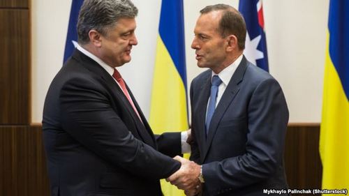 Австралийский премьер закупил 110 украинских флагов 