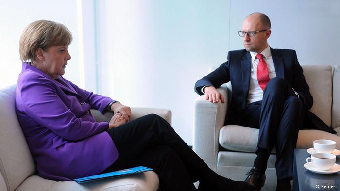 Яценюк летит в Берлин на встречу с Меркель