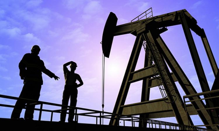 Мировые цены на нефть уверенно поползли вверх