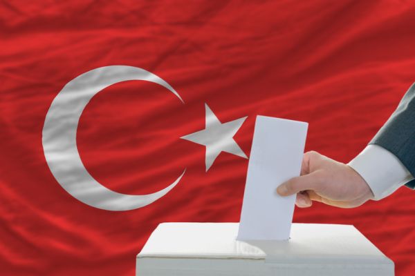 В Турции проходят парламентские выборы: решается судьба правящей партии