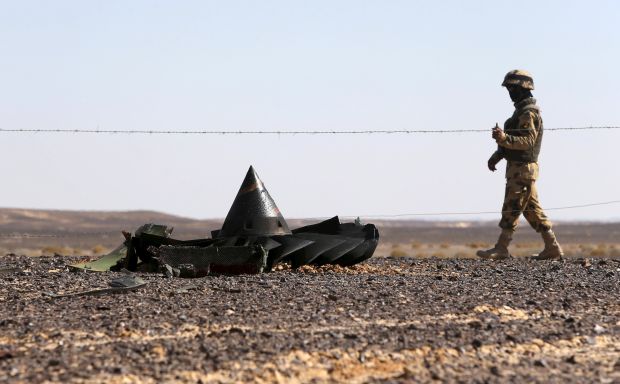 Источник в СК назвал причину крушения российского А321 в Египте