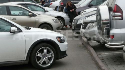 В Киеве добавят головной боли владельцам машин: снесут нелегальные паркинги