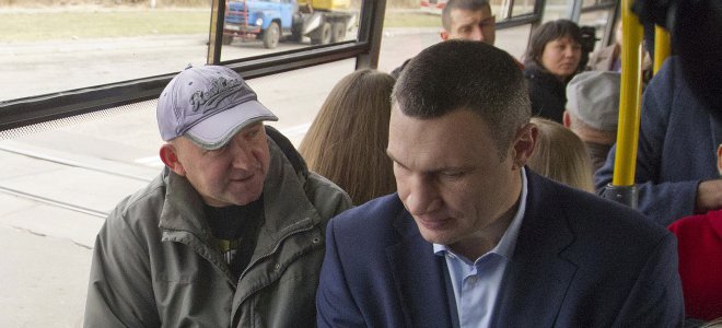 Журналисты увидели, как Кличко выбирался с Троещины. ФОТО