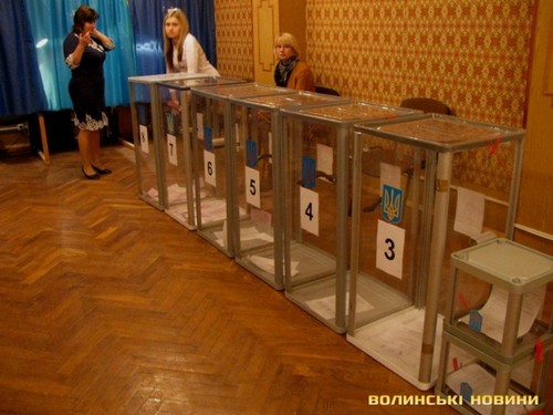Как украинцы сегодня не голосуют. ФОТО