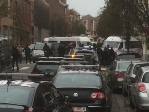 В Брюсселе взрывы и стрельба, полиция проводит спецоперацию