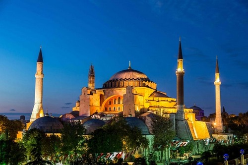 Госдума России нашла «сакральные духовные скрепы» в Стамбуле, которые хочет отобрать