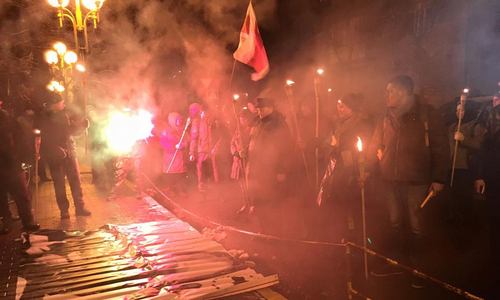 Памяти разгона Майдана: активисты устроили ночное факельное шествие к МВД и ГПУ. ФОТО