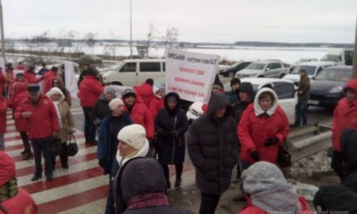 Протестующих кондитерской фабрики в Житомирской области разметала полиция. ФОТО