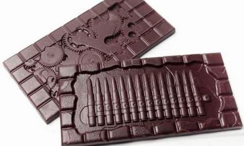 Пули и шестеренки теперь можно «найти» в российском шоколаде. ФОТО