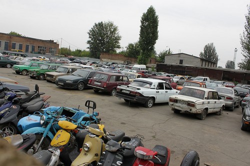 В Украине авто стали угонять со  штрафплощадок: машины не охраняют