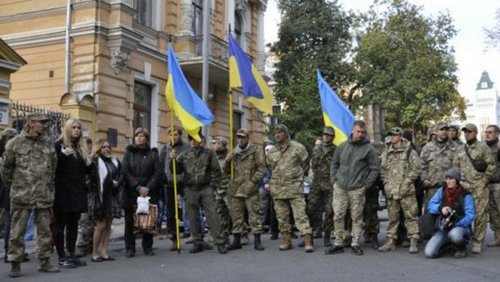 «Азовцы»-иностранцы пожаловались: Администрация президента затягивает решение по украинскому гражданству