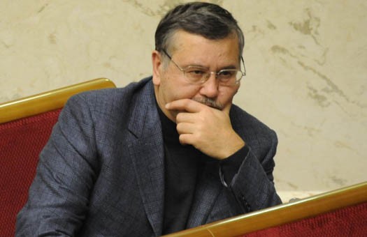 Экс-министр обороны: Запад может шантажировать Украину из-за расколов во власти 